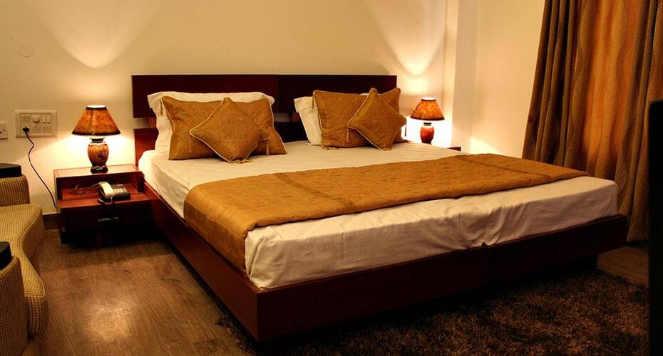 TG Stays Galleria Market, Gurgaon 2